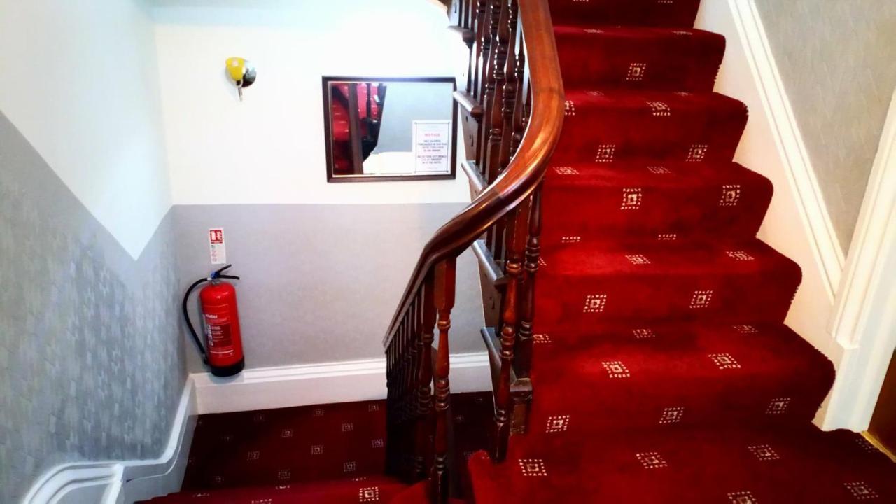 The Wilton International Bed and Breakfast Blackpool Exteriör bild