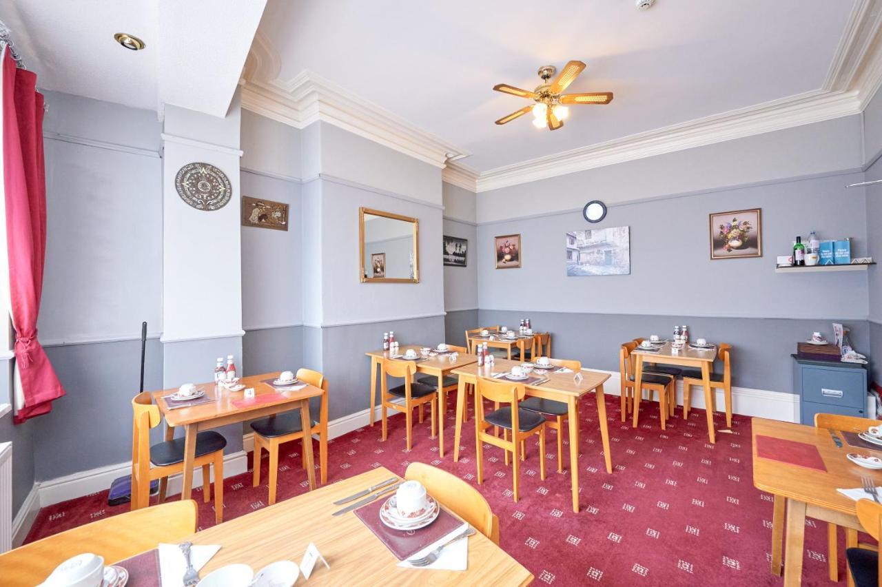 The Wilton International Bed and Breakfast Blackpool Exteriör bild