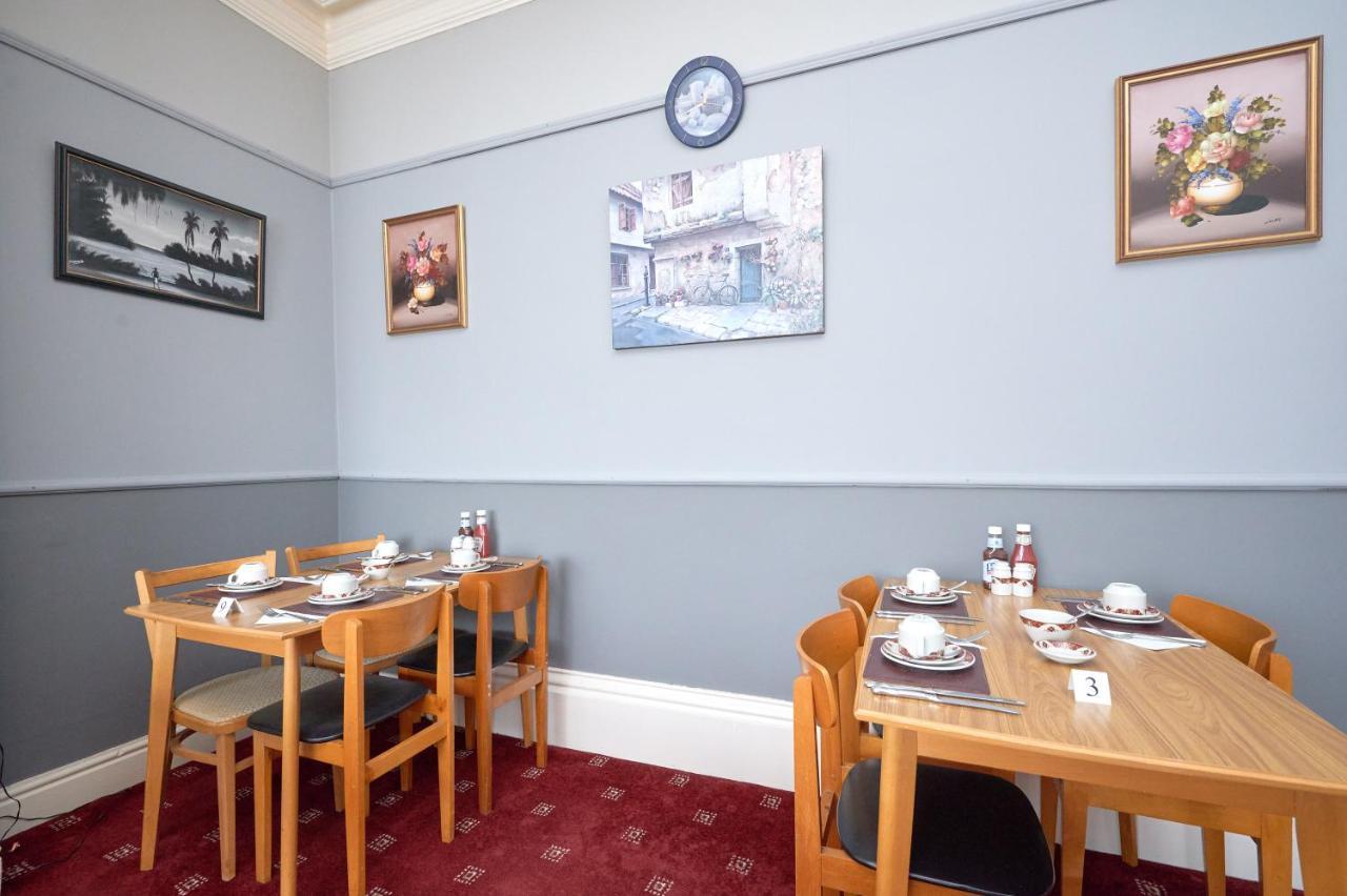The Wilton International Bed and Breakfast Blackpool Exteriör bild
