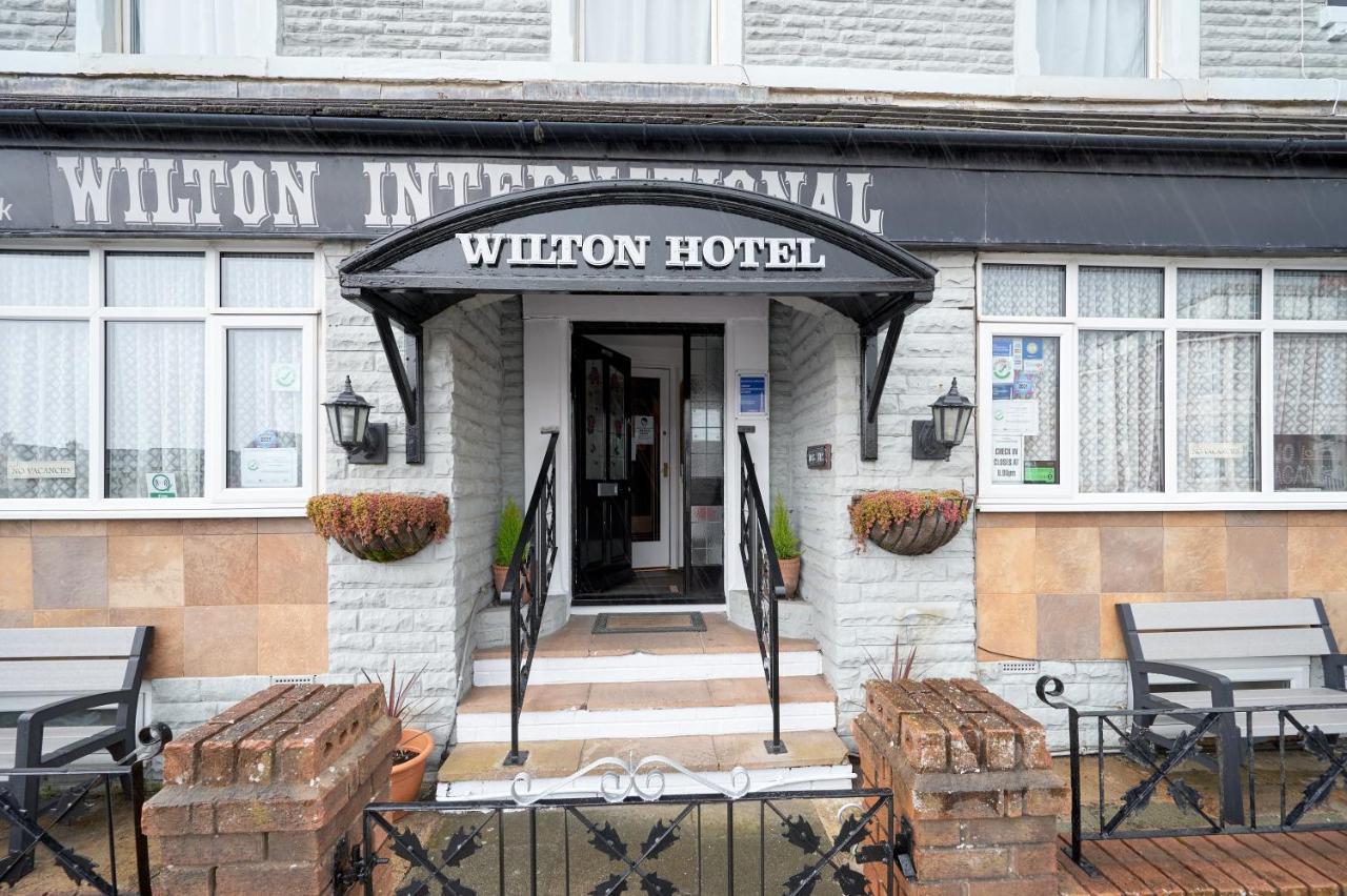 The Wilton International Bed and Breakfast Blackpool Exteriör bild