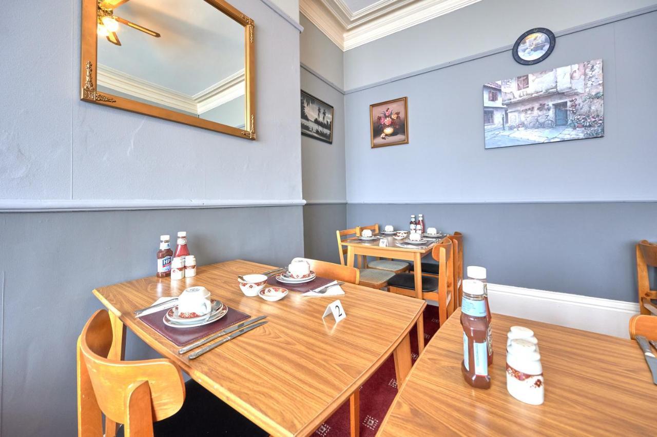The Wilton International Bed and Breakfast Blackpool Exteriör bild