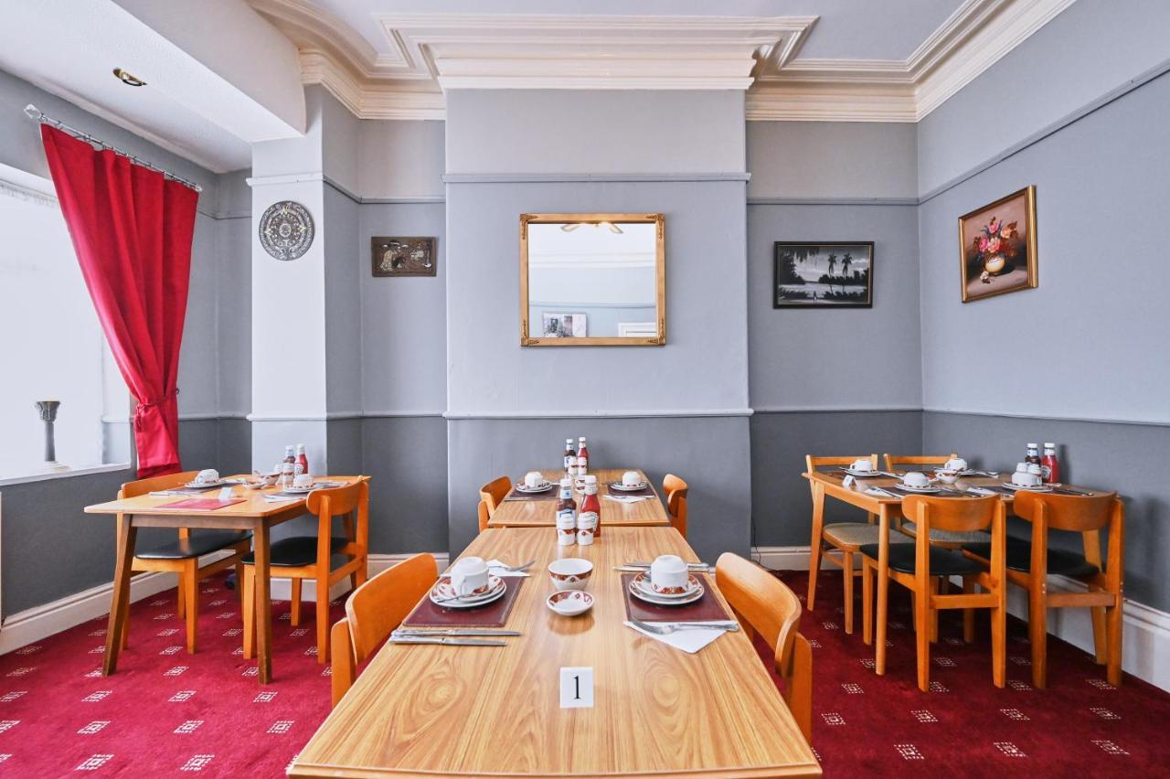 The Wilton International Bed and Breakfast Blackpool Exteriör bild