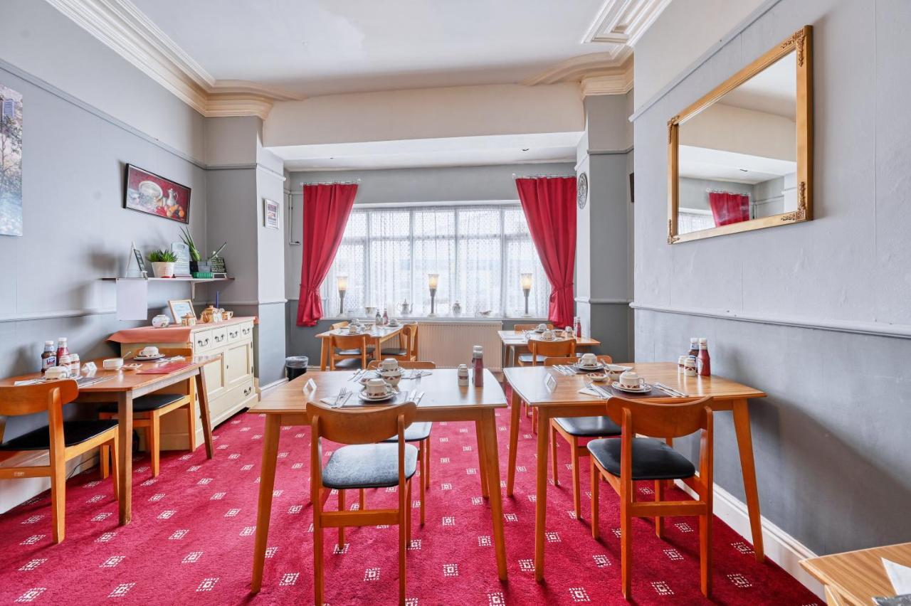 The Wilton International Bed and Breakfast Blackpool Exteriör bild