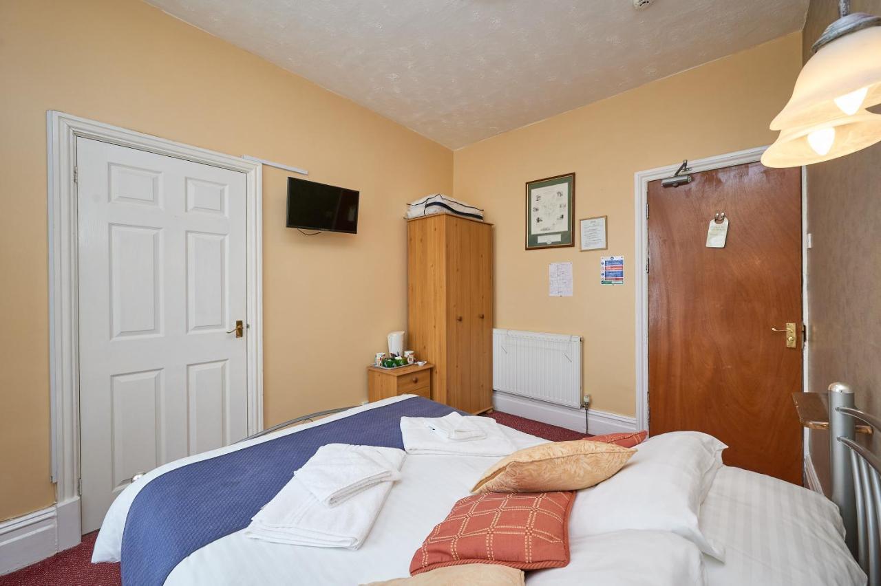 The Wilton International Bed and Breakfast Blackpool Exteriör bild
