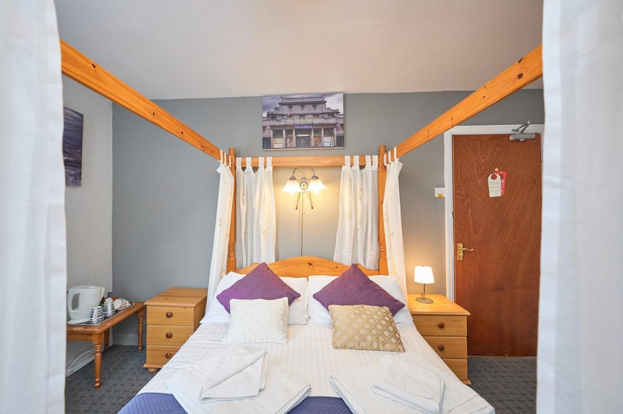 The Wilton International Bed and Breakfast Blackpool Exteriör bild