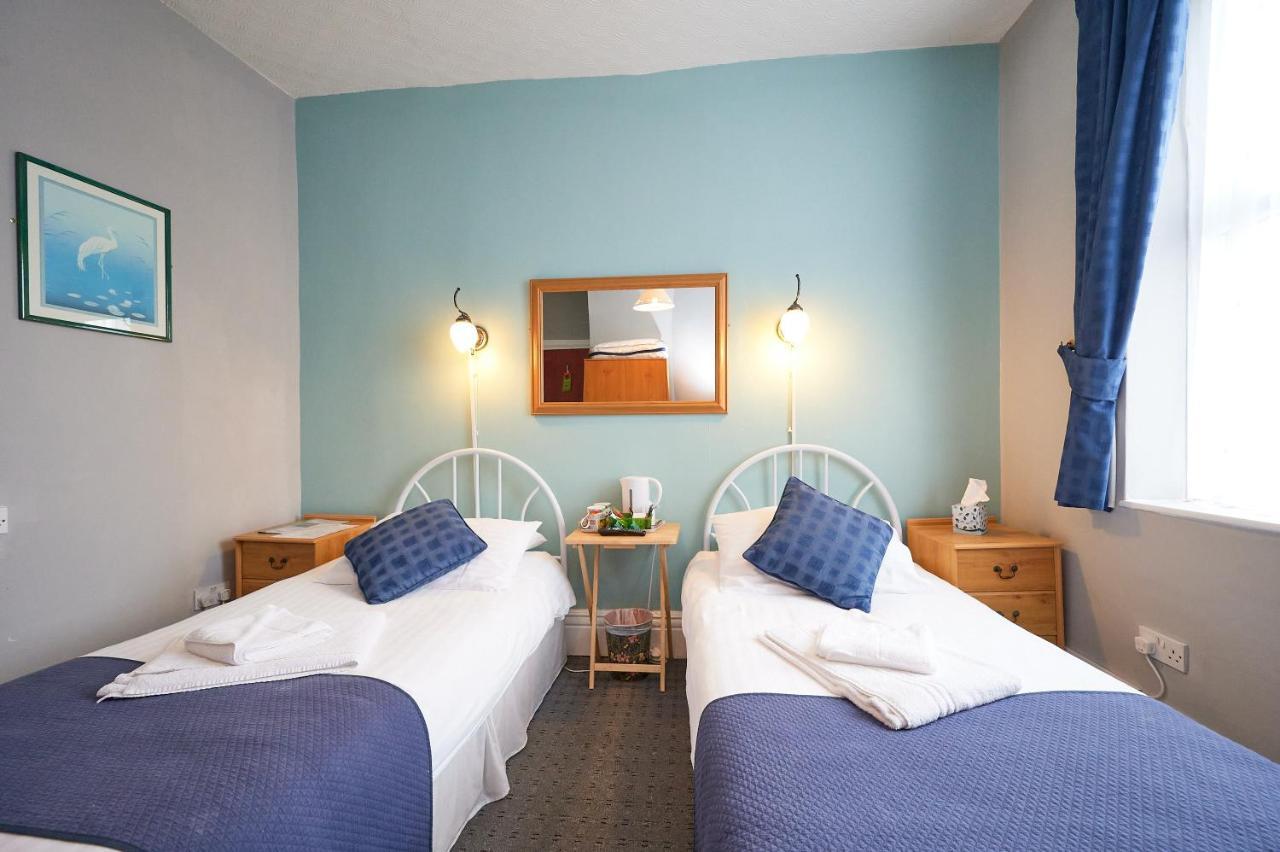The Wilton International Bed and Breakfast Blackpool Exteriör bild