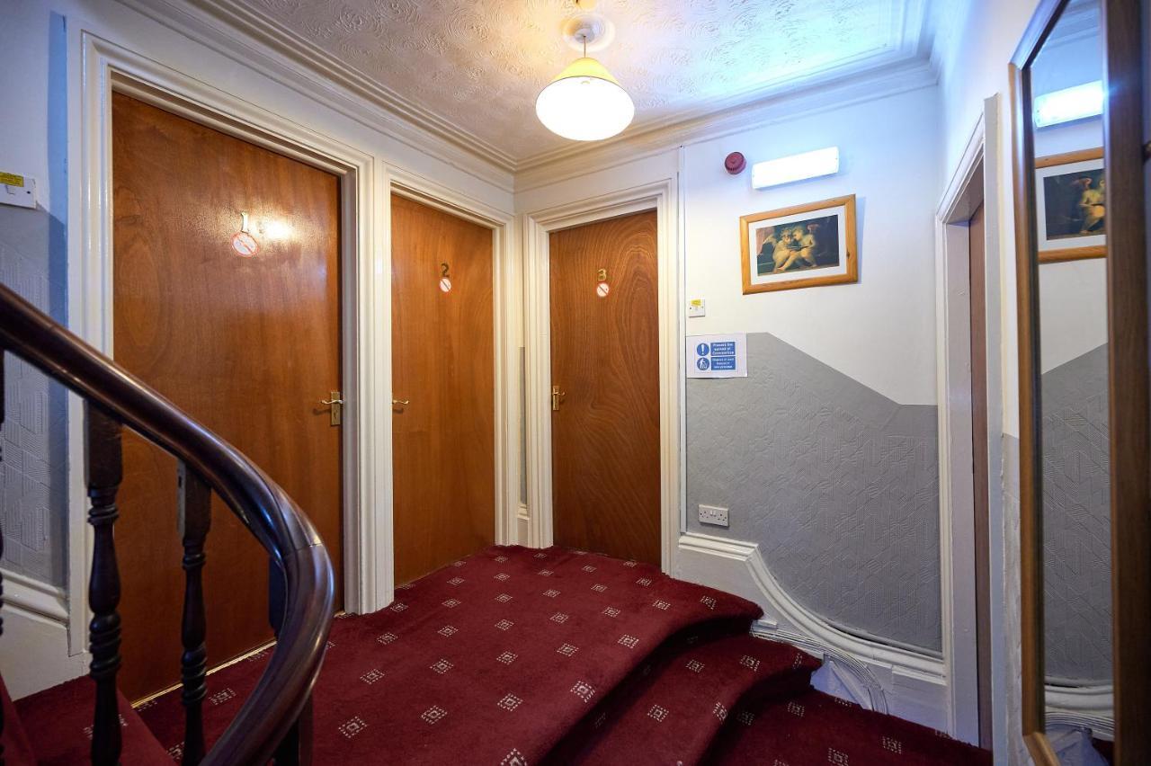 The Wilton International Bed and Breakfast Blackpool Exteriör bild