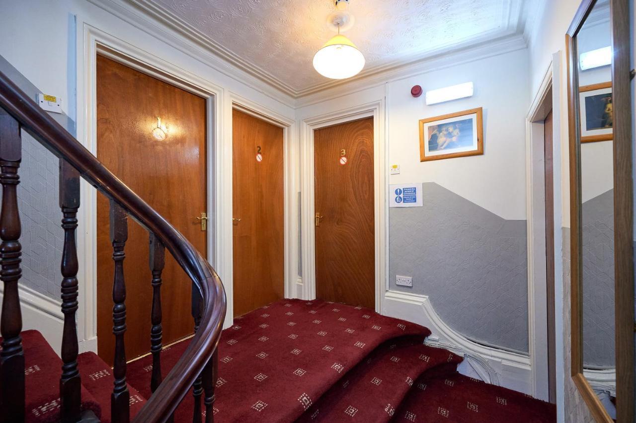 The Wilton International Bed and Breakfast Blackpool Exteriör bild